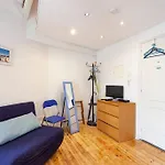Alfama I, Eco-penthouse With View & French Balcony * ליסבון