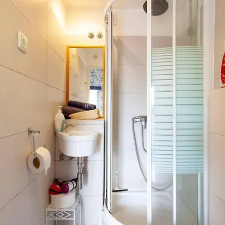 Apartment Alfama I, Eco-penthouse With View & French Balcony Lissabon