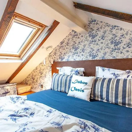 Апартаменти Alfama I, Eco-penthouse With View & French Balcony *